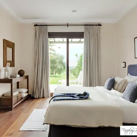 Annie Near Cadiz, Sevilla And Fairplay Golf Villa